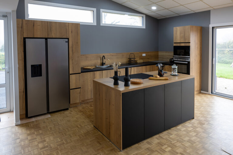 cuisine-ouverte-americaine-frigo-location-gite-saint-laurent-la-plaine
