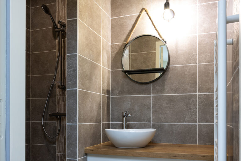 salle-de-bain-douche-design-moderne